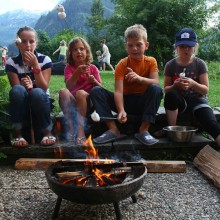 marshmellows kindvriendelijk vakantieadresje bijzondere actieve zomervakantie in de bergen met kinderen in hotel pension de Berghut Rauris Oostenrijk