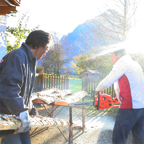 hout zagen de Berghut Oostenrijk pension Rauris 