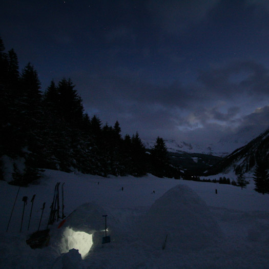 iglo bouwen met de ICEBOX bij de Berghut.com in Oostenrijk wintersport